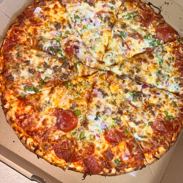 Deluxe Pizza.