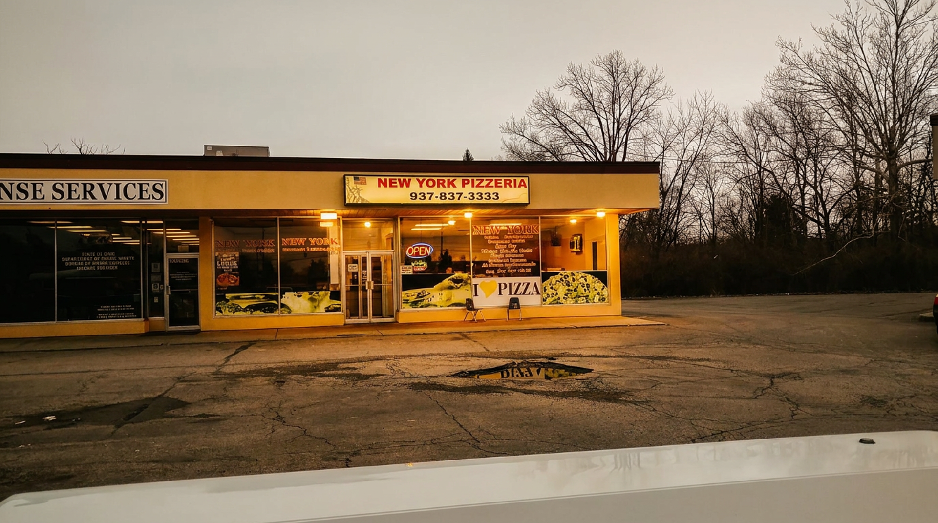 A neighborhood pizzeria on East Main